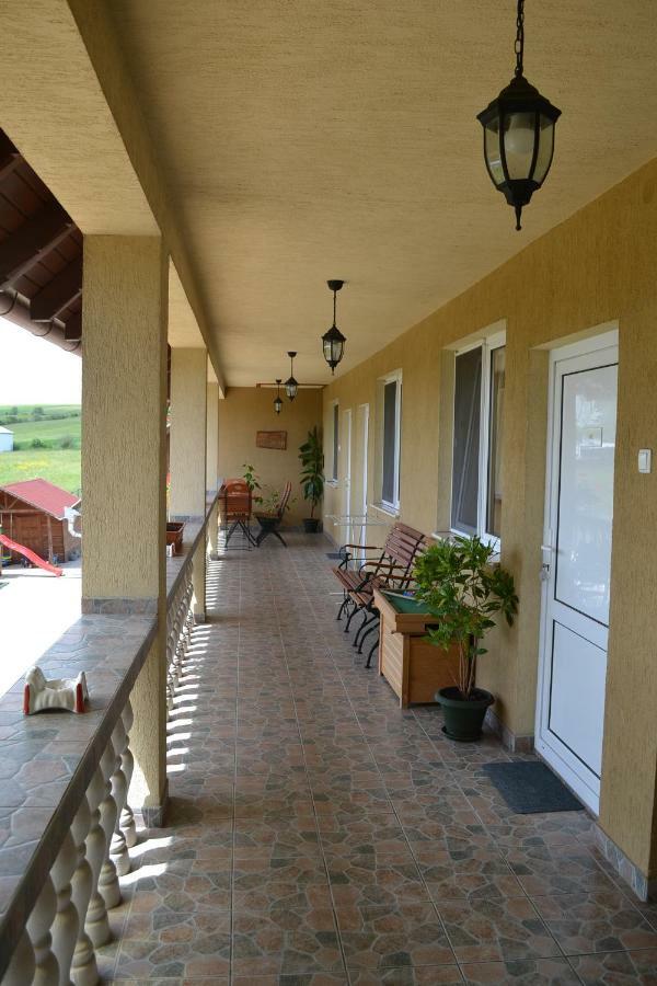 Margareta Vendeghaz Hotel Lupeni  Exterior photo